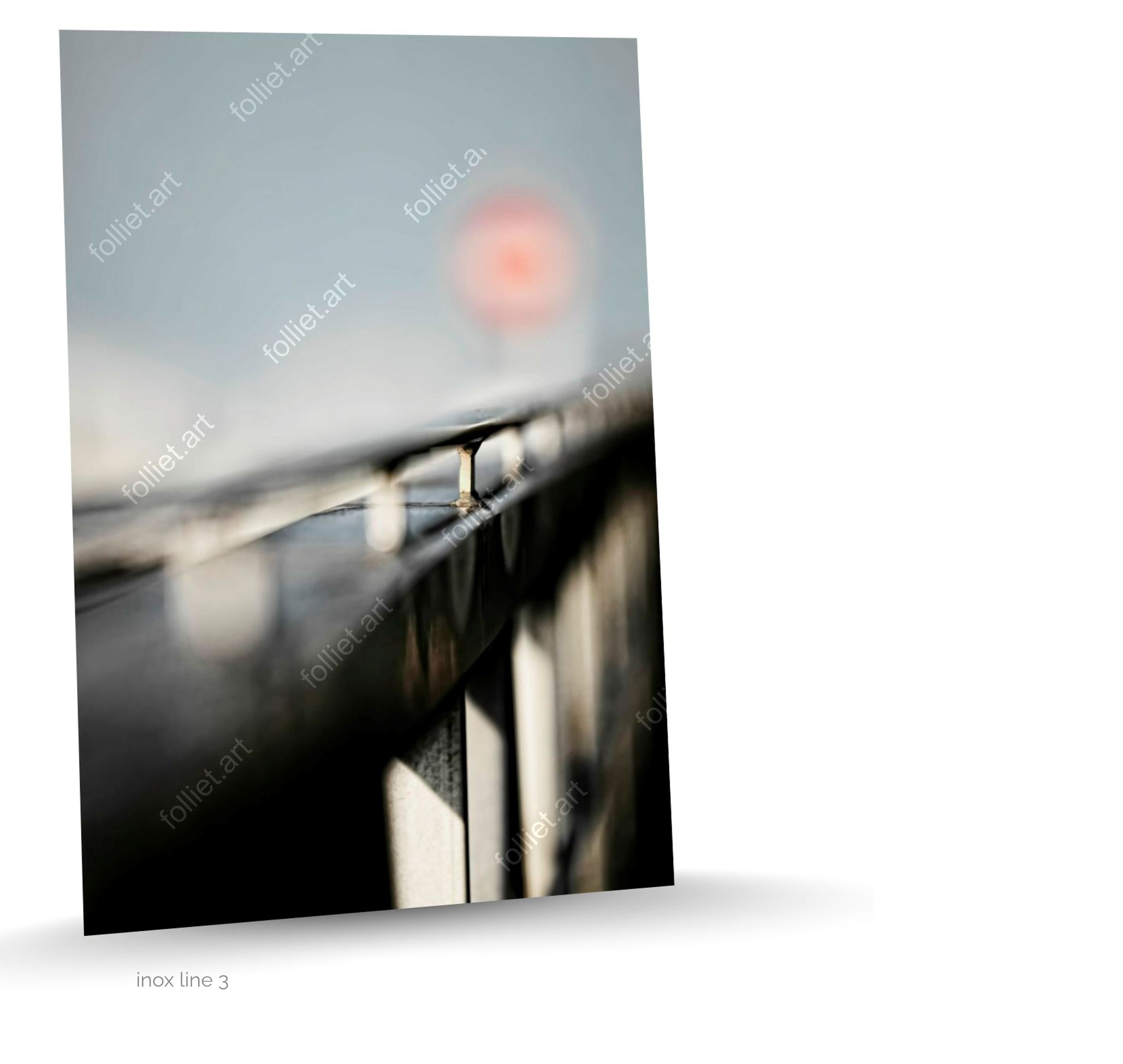 Vue rapprochée d'une balustrade métallique avec perspective artistique - photographie d'art signée Jean-Charles Folliet